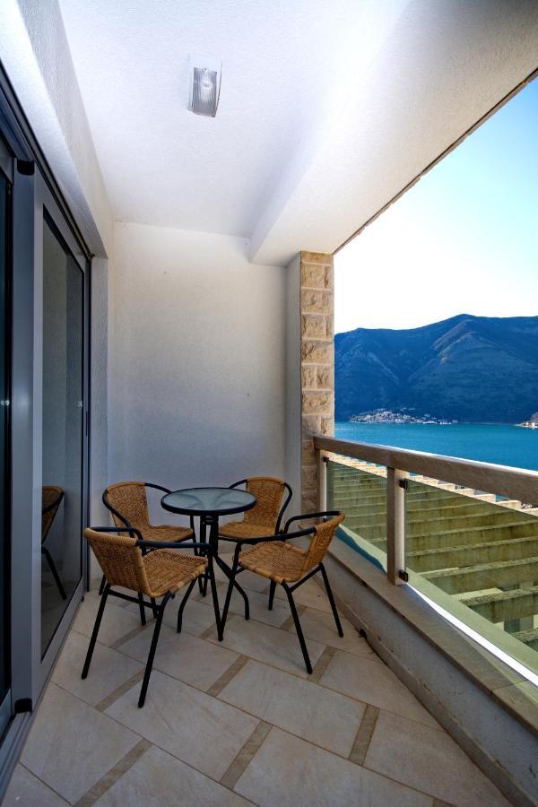 Apartment Dobrota Tomici  Dış mekan fotoğraf